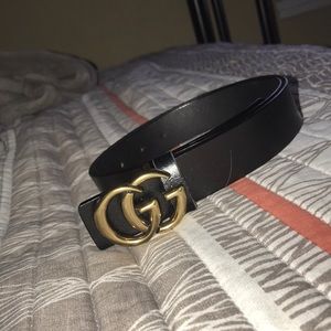 Black Gucci belt